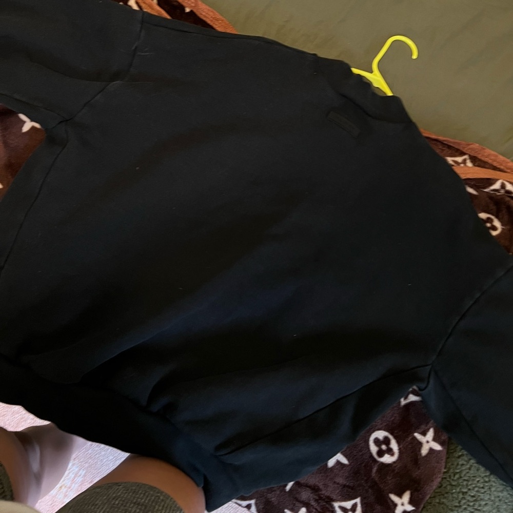 Essentials Crew Neck - Picture 2 of 2